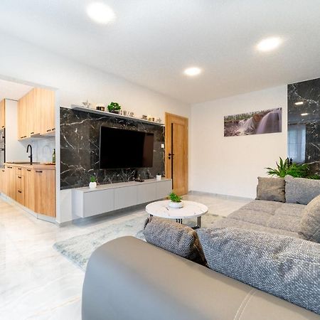 Kysucke Nove Mesto Apartman Discreet מראה חיצוני תמונה