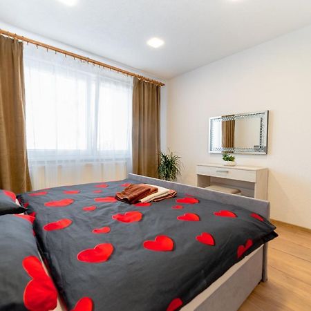 Kysucke Nove Mesto Apartman Discreet מראה חיצוני תמונה