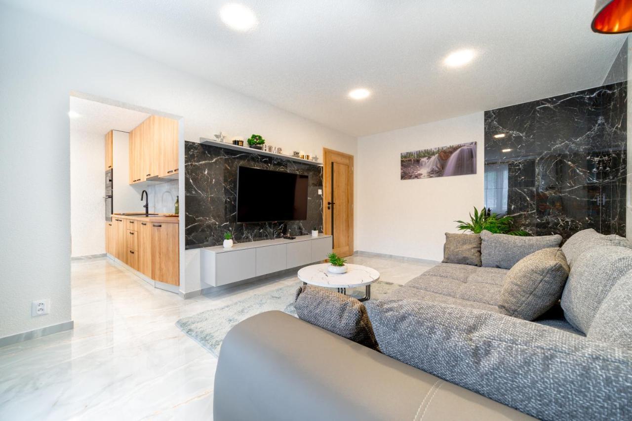 Kysucke Nove Mesto Apartman Discreet מראה חיצוני תמונה