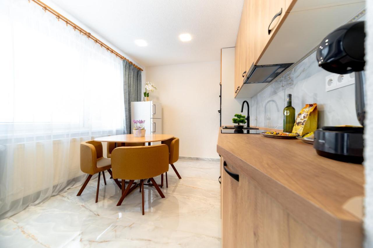 Kysucke Nove Mesto Apartman Discreet מראה חיצוני תמונה