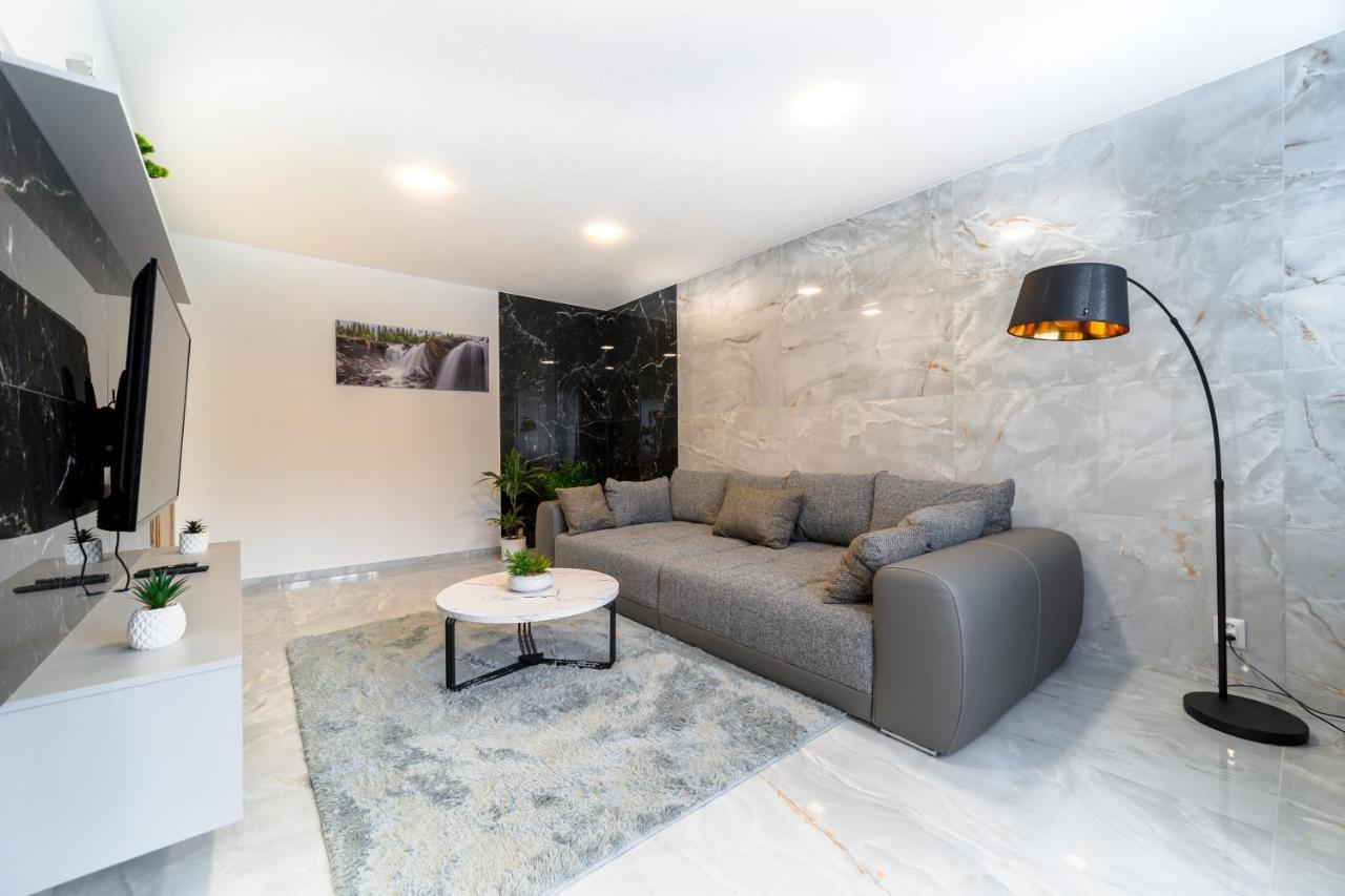 Kysucke Nove Mesto Apartman Discreet מראה חיצוני תמונה