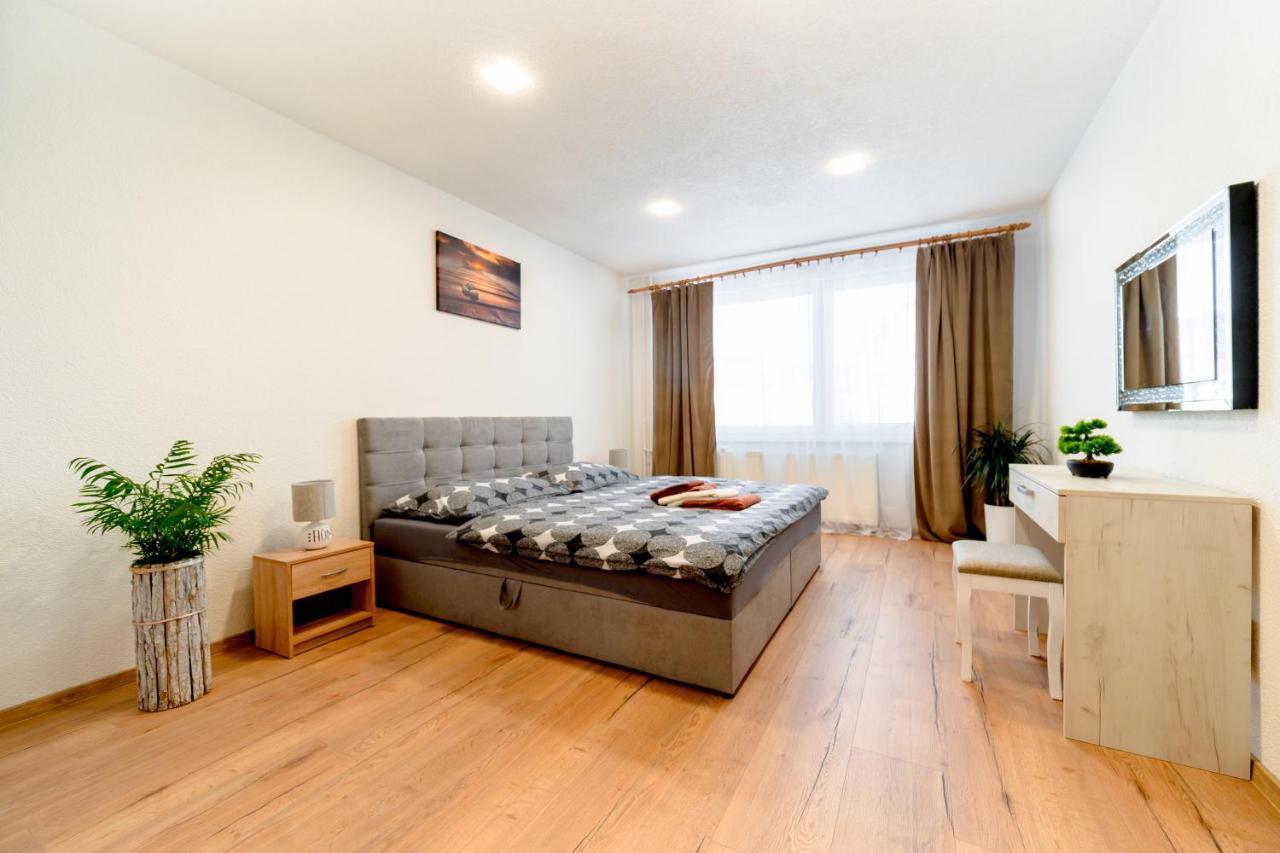 Kysucke Nove Mesto Apartman Discreet מראה חיצוני תמונה